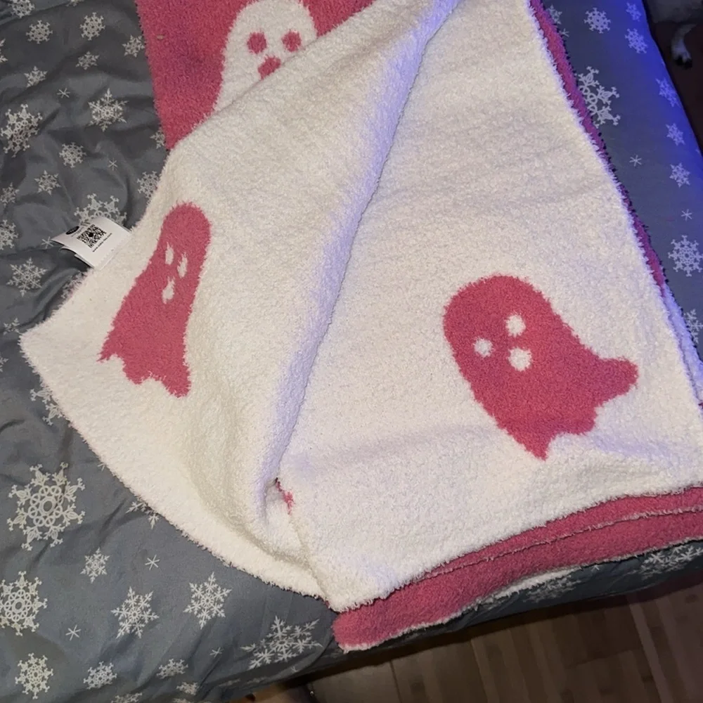 Cupcakes and cashmere Halloween pink ghost reversible blanket